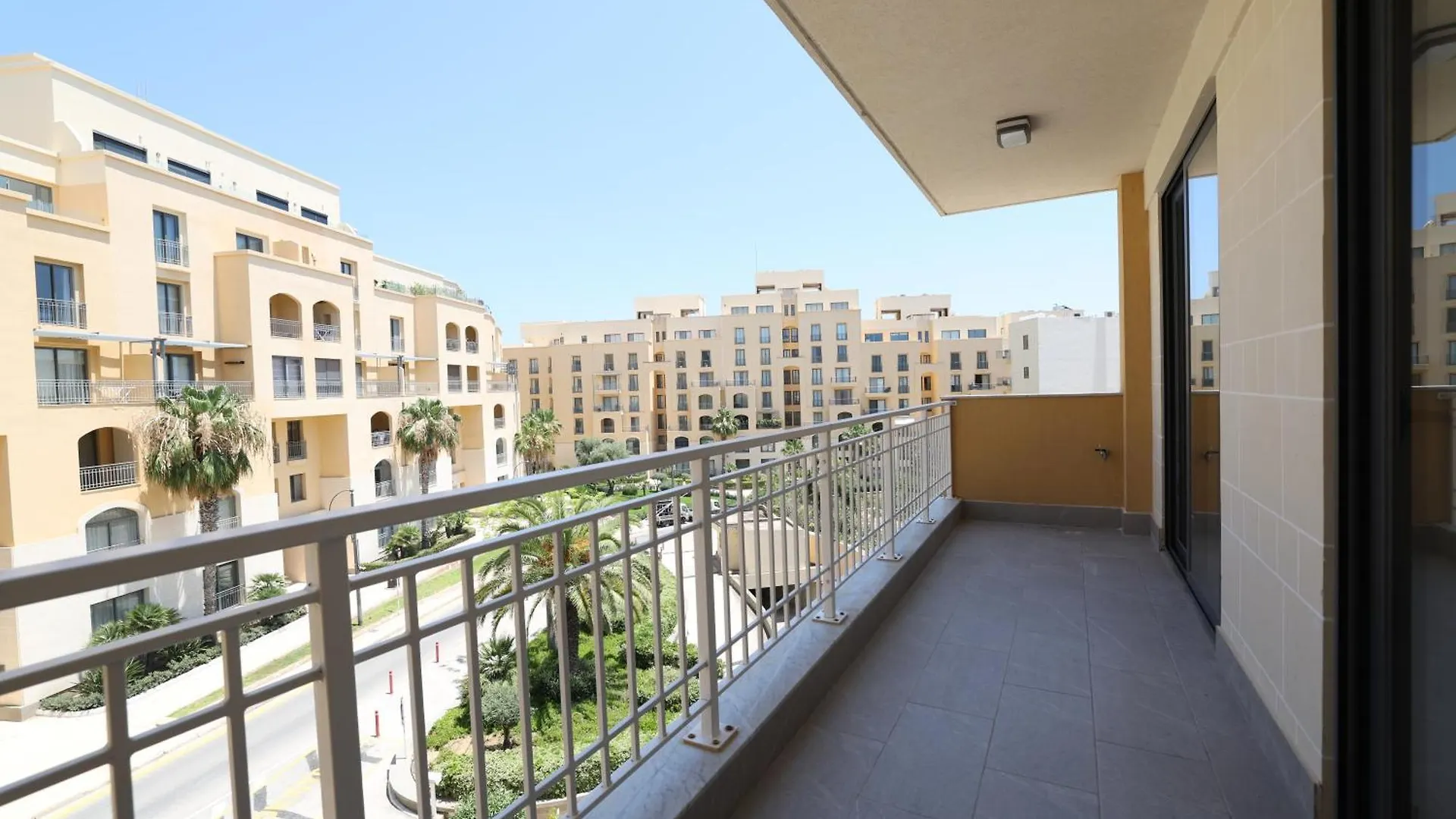 Stylish 3 Bed Partial Seaview Daire Saint Julian's