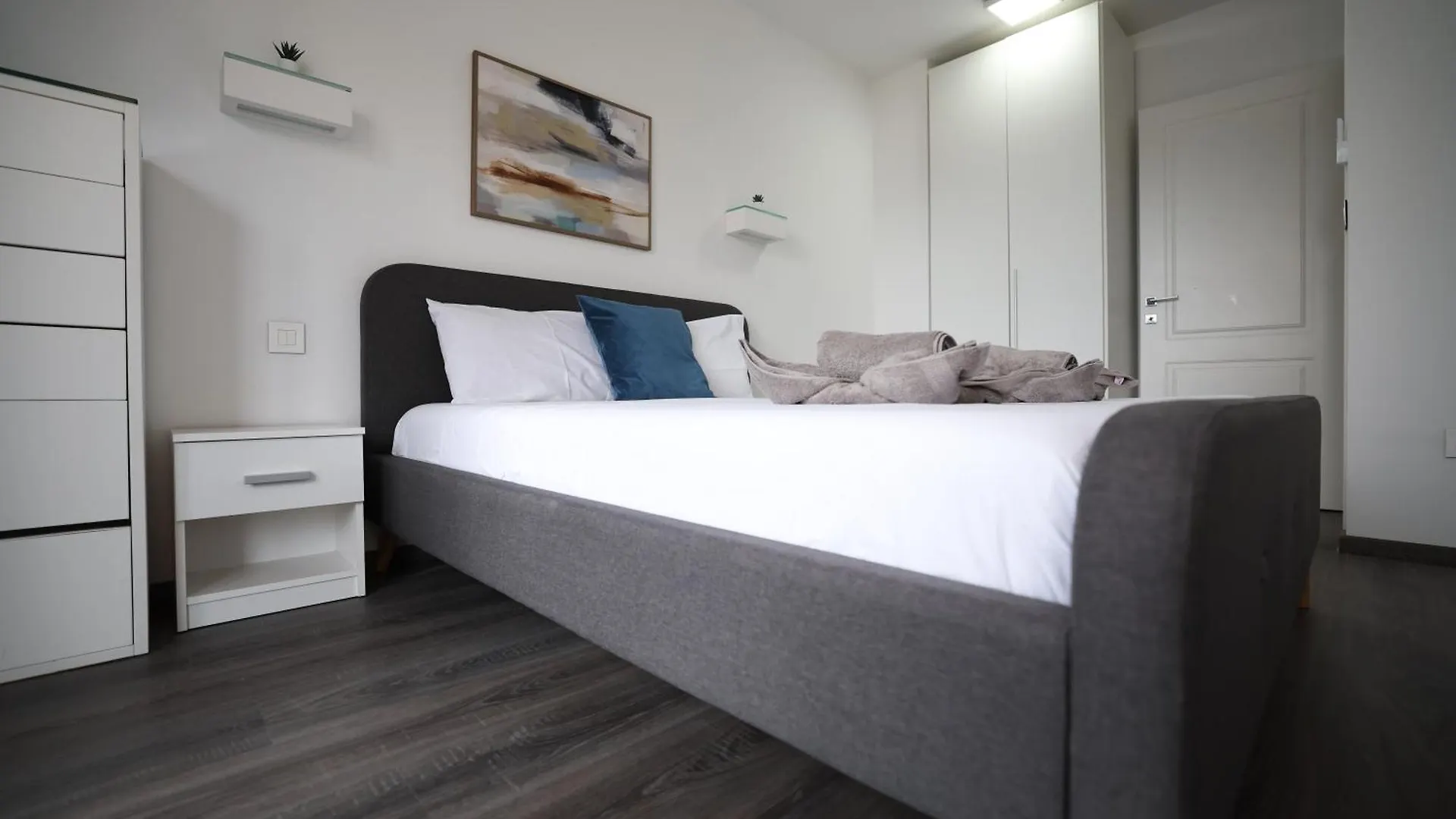 Stylish 3 Bed Partial Seaview Daire Saint Julian's 0*,  Malta