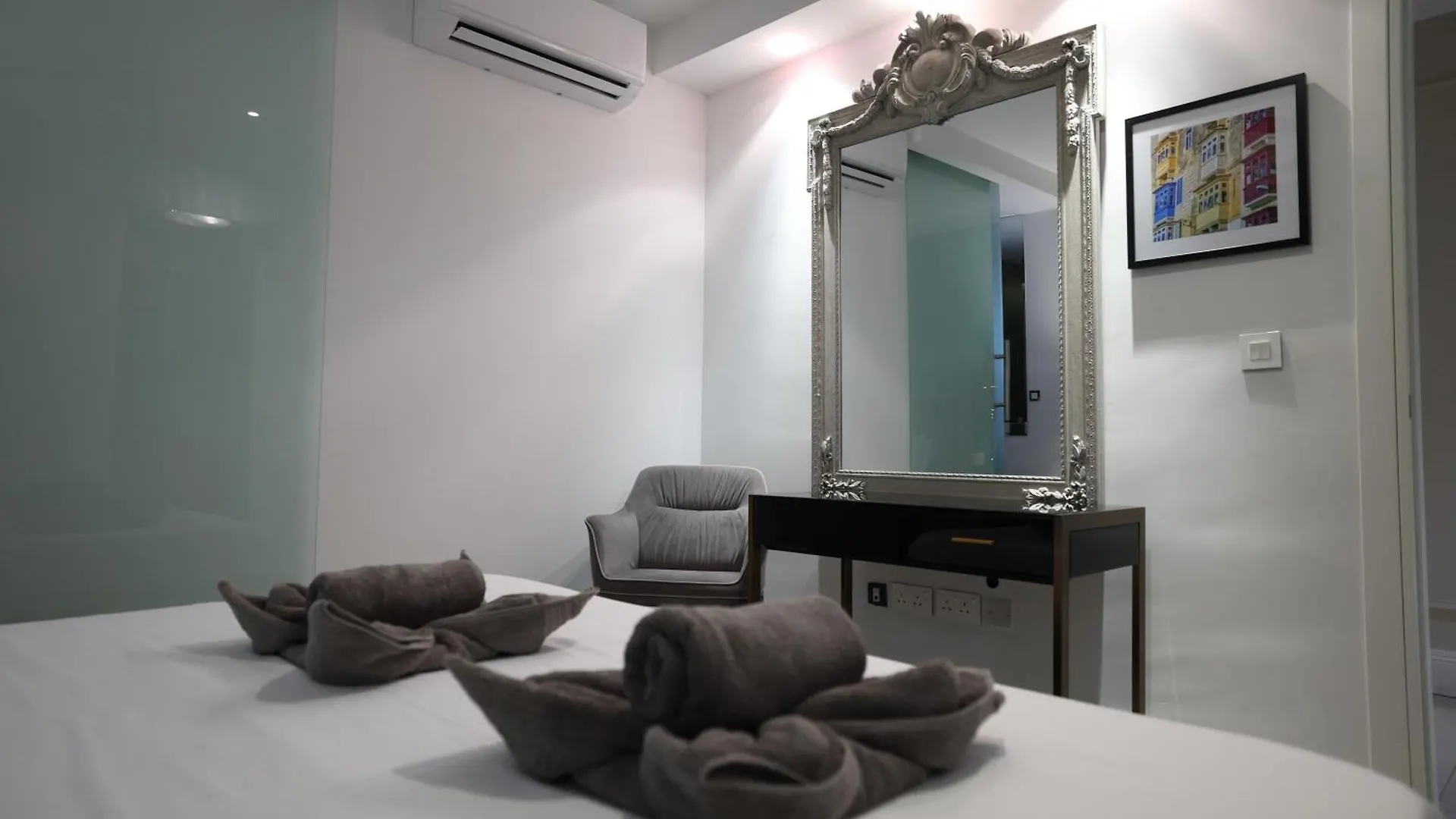 Stylish 3 Bed Partial Seaview Daire Saint Julian's Malta