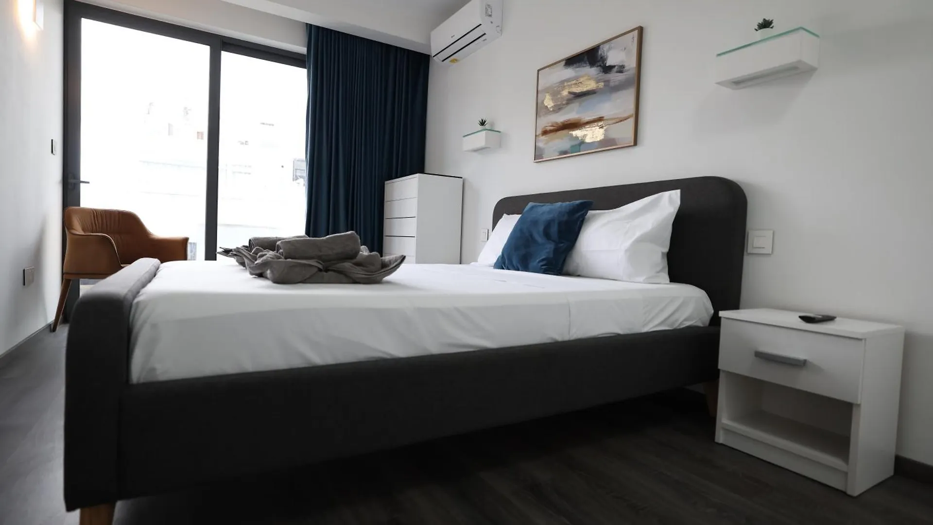 Stylish 3 Bed Partial Seaview Daire Saint Julian's Malta