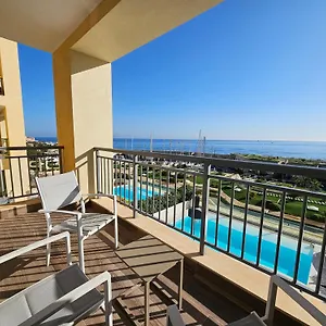 Stunning Seafront Portomaso Apartment